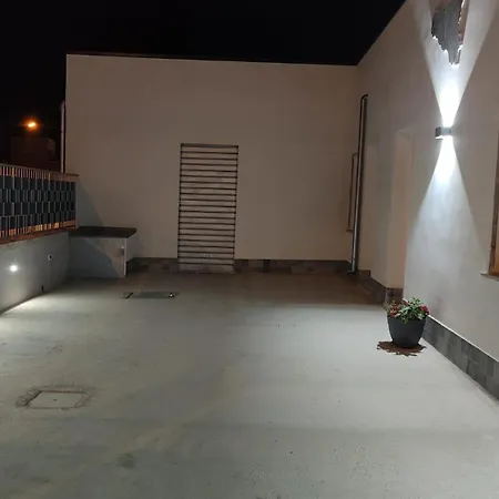 בית נופש Sicilia Bedda קוסטונאצ'י